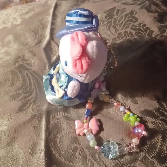 Hello Kitty All Dressed Up 👗 - Picture 9 of 10